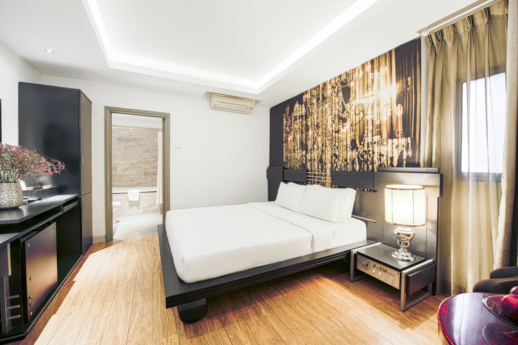 Khách sạn A&EM - The Petit